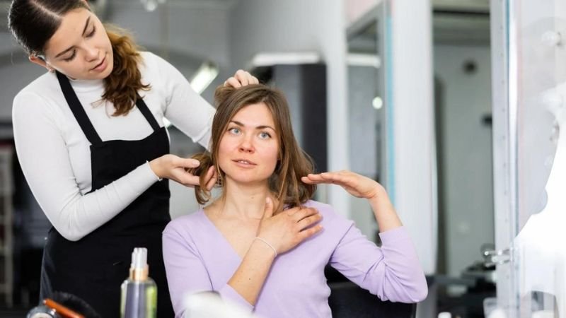 7 Tips to Create a Personalized Haircut Matching Client’s Style